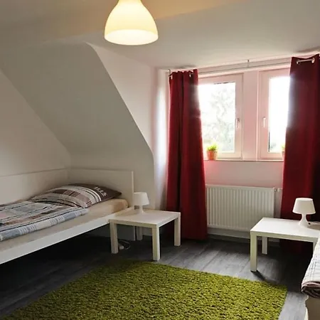 Apartment Schlafgelegenheit *