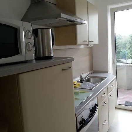 Apartment Schlafgelegenheit *