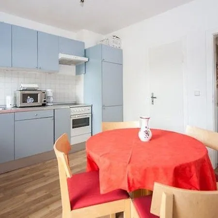 Apartment Schlafgelegenheit *