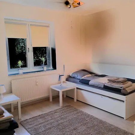 Apartment Schlafgelegenheit *